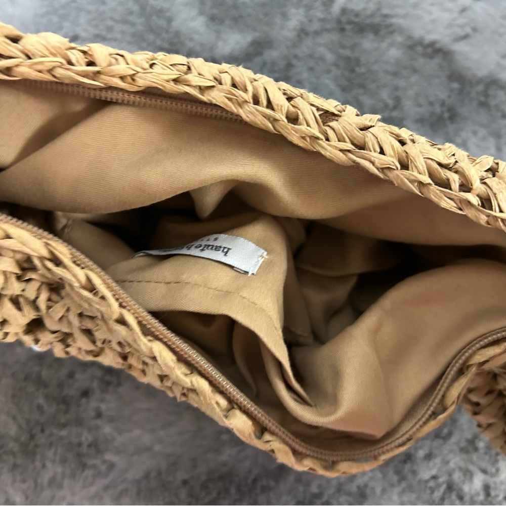 NWT Haute Hippie Straw Pearl-Embellished Woven Shoulder Hobo Bag in Natural Tan - Picture 4 of 12